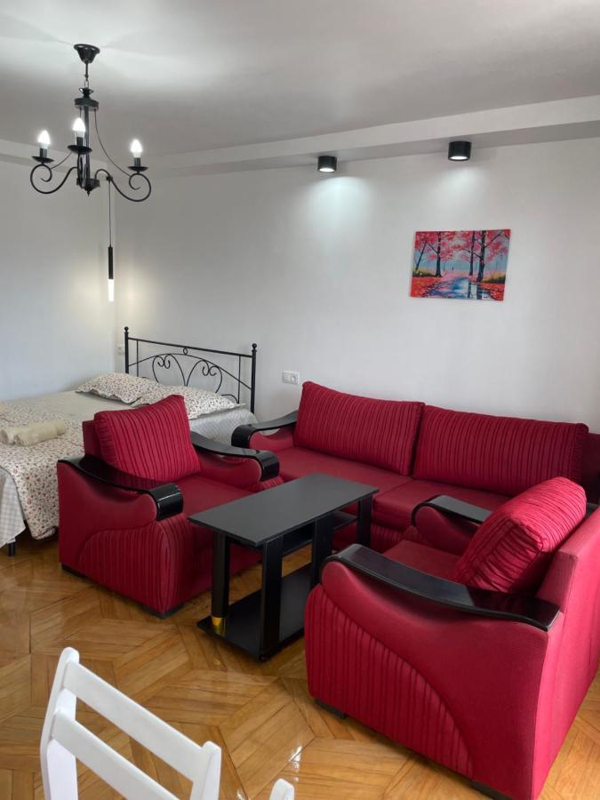 Apartment 2 Minutes From The Sea Батуми Екстериор снимка