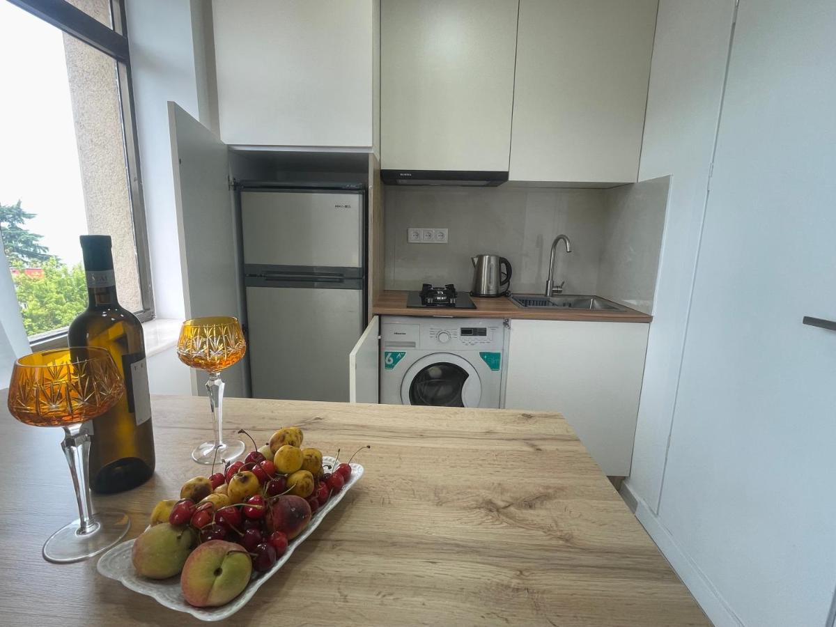 Apartment 2 Minutes From The Sea Батуми Екстериор снимка
