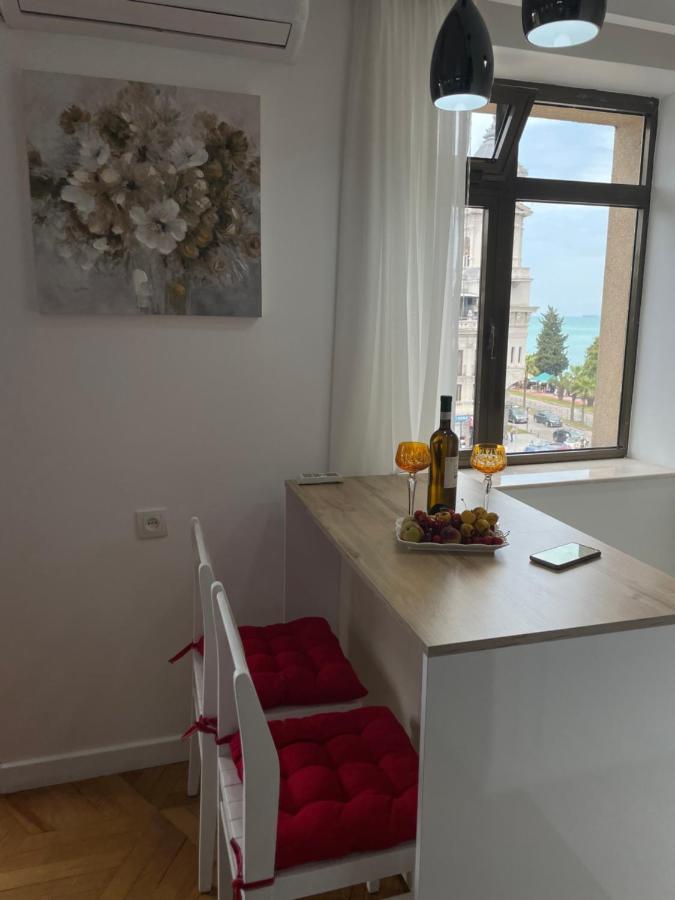Apartment 2 Minutes From The Sea Батуми Екстериор снимка